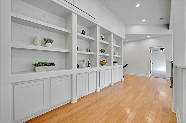 9515 Lee Boulevard, Leawood, KS 66206