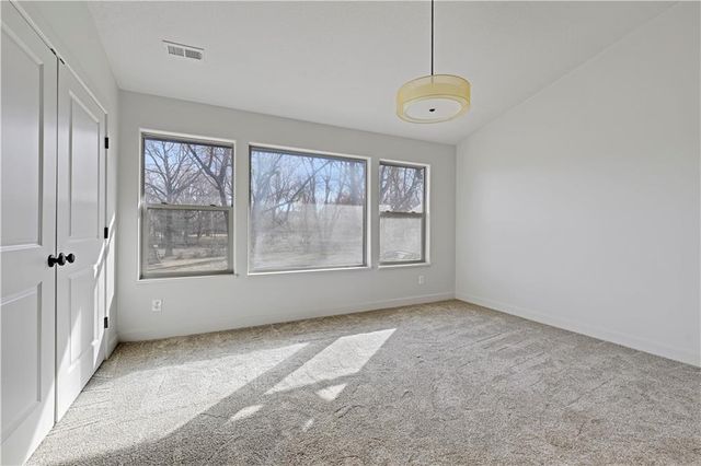 9515 Lee Boulevard, Leawood, KS 66206