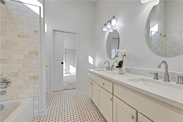 9515 Lee Boulevard, Leawood, KS 66206