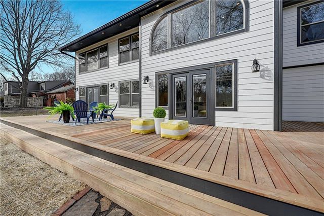 9515 Lee Boulevard, Leawood, KS 66206