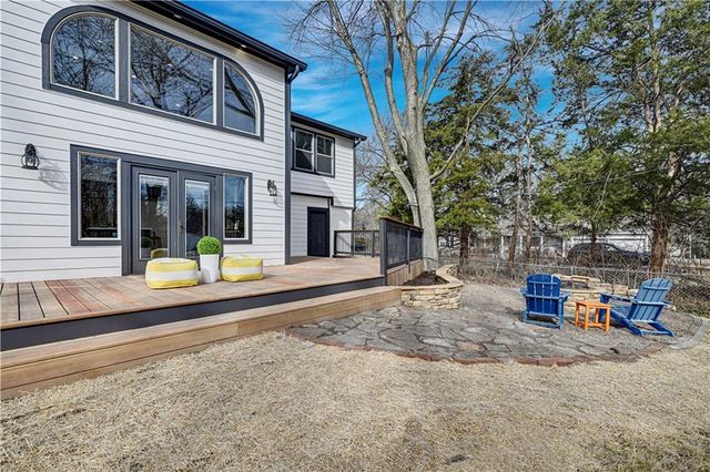 9515 Lee Boulevard, Leawood, KS 66206