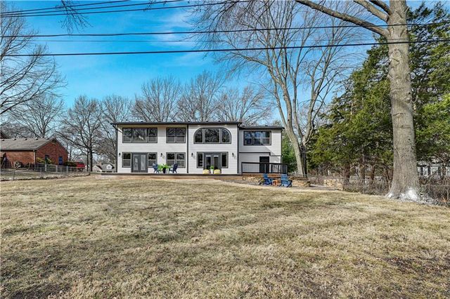 9515 Lee Boulevard, Leawood, KS 66206