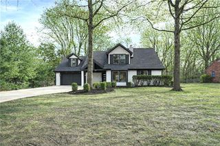 9515 Lee Boulevard, Leawood, KS 66206