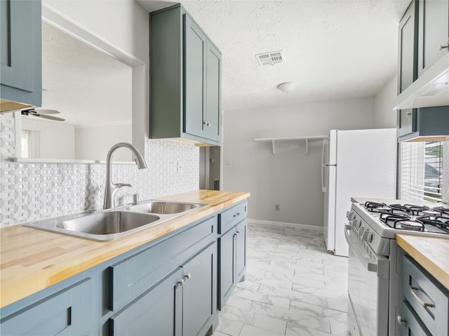 11939 Flushing Meadows Drive, Houston, TX 77089
