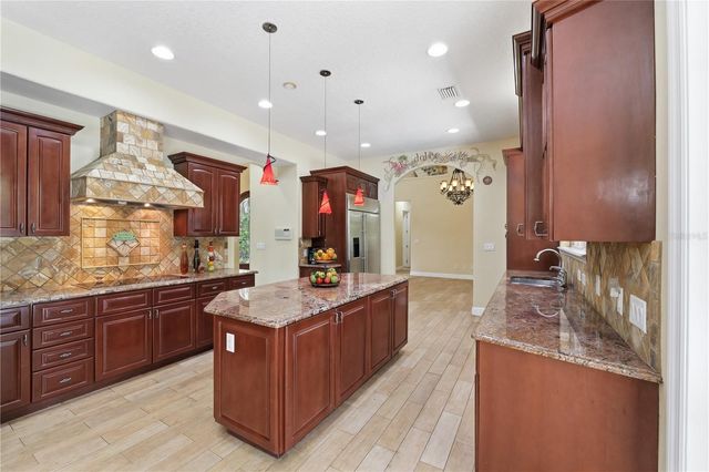 10307 RECLINATA LANE, Tampa, FL 33618