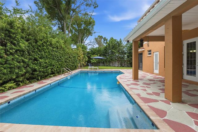 10307 RECLINATA LANE, Tampa, FL 33618