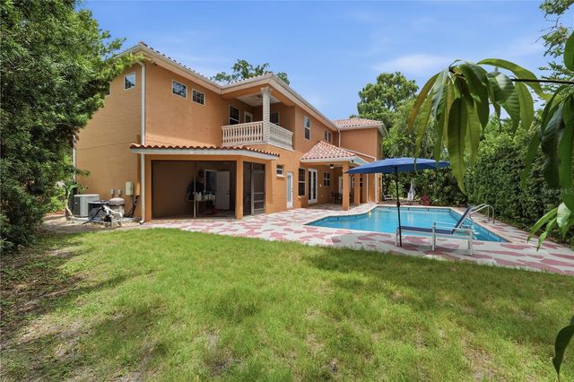 10307 RECLINATA LANE, Tampa, FL 33618