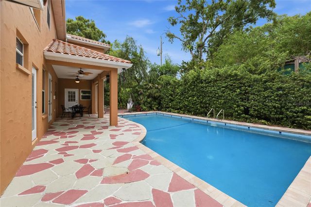 10307 RECLINATA LANE, Tampa, FL 33618