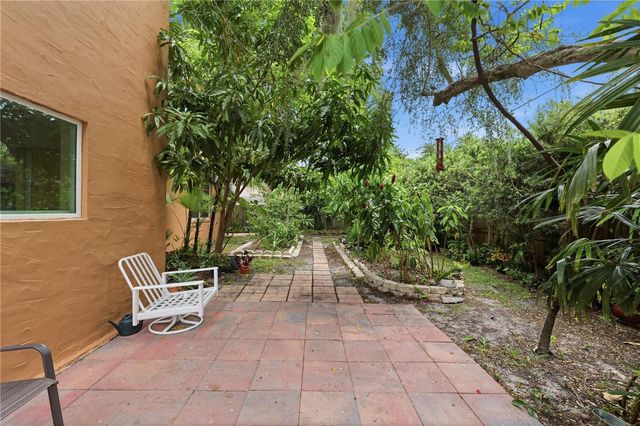 10307 RECLINATA LANE, Tampa, FL 33618