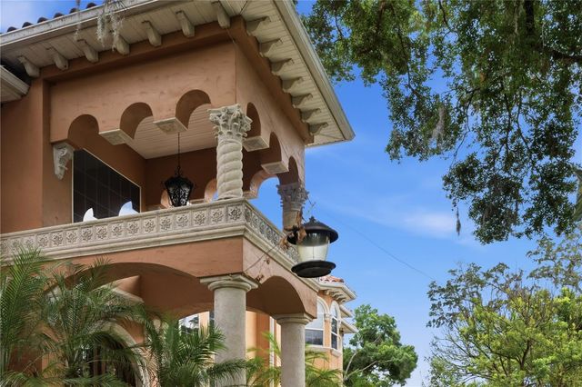 10307 RECLINATA LANE, Tampa, FL 33618