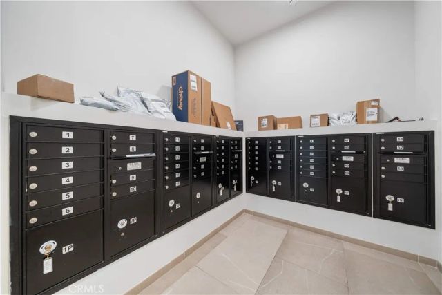 709 E Walnut Street 214, Pasadena, CA 91101