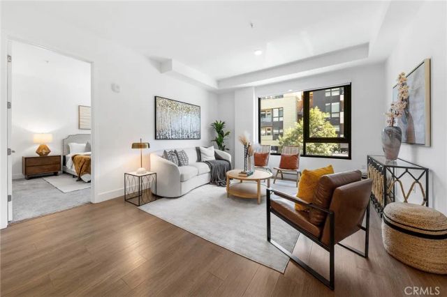 709 E Walnut Street 214, Pasadena, CA 91101