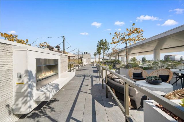 709 E Walnut Street 214, Pasadena, CA 91101
