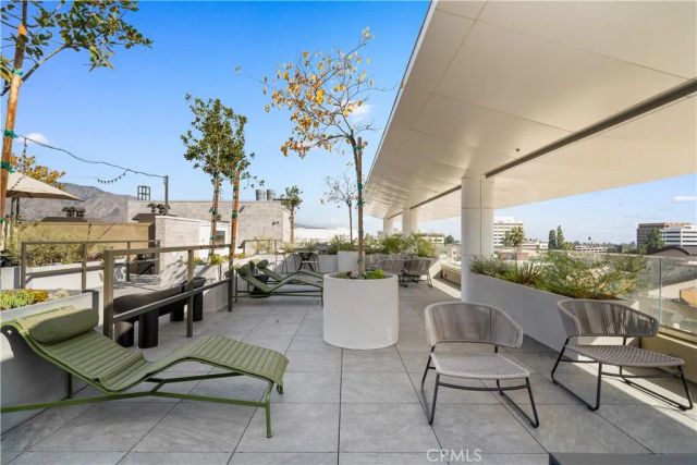709 E Walnut Street 214, Pasadena, CA 91101