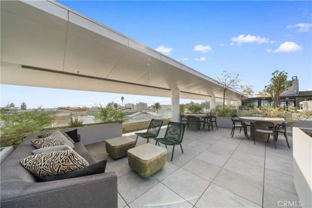 709 E Walnut Street 214, Pasadena, CA 91101