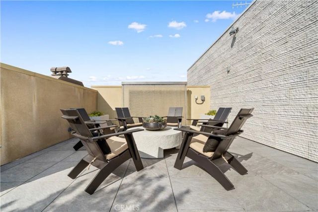 709 E Walnut Street 214, Pasadena, CA 91101