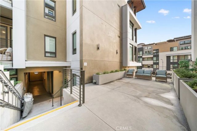 709 E Walnut Street 214, Pasadena, CA 91101