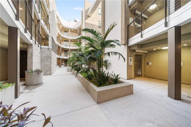 709 E Walnut Street 214, Pasadena, CA 91101