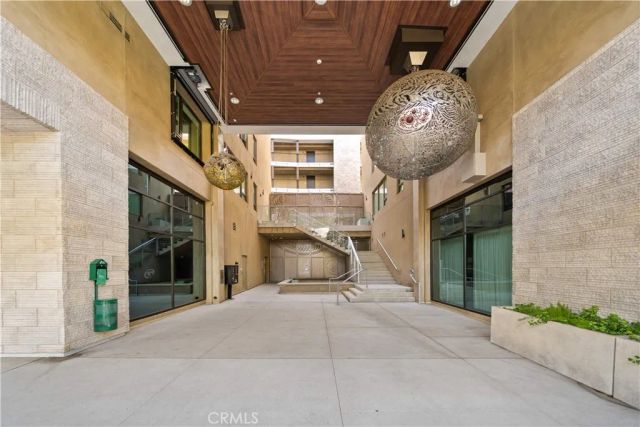 709 E Walnut Street 214, Pasadena, CA 91101