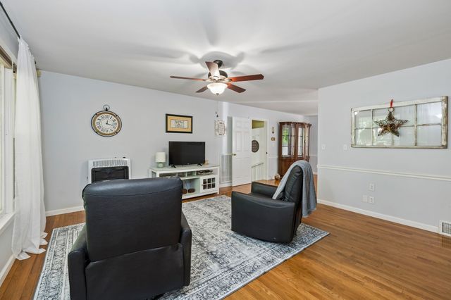 101 W Hills Terrace, Dickson, TN 37055