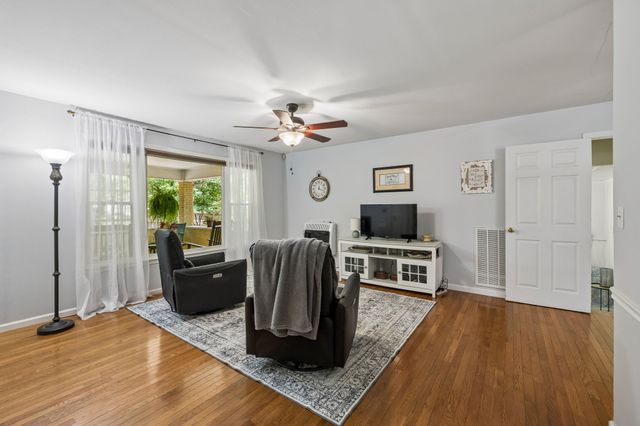 101 W Hills Terrace, Dickson, TN 37055