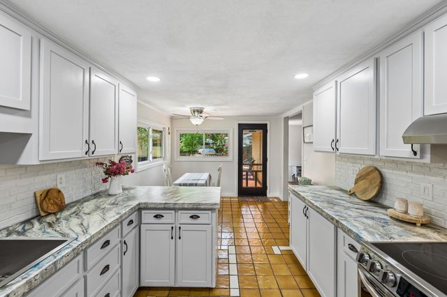 101 W Hills Terrace, Dickson, TN 37055
