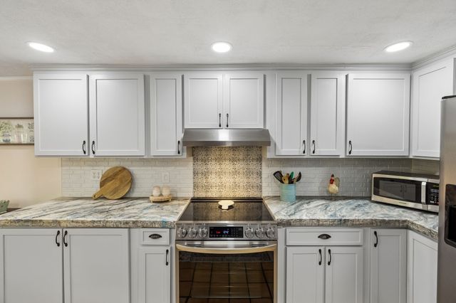 101 W Hills Terrace, Dickson, TN 37055