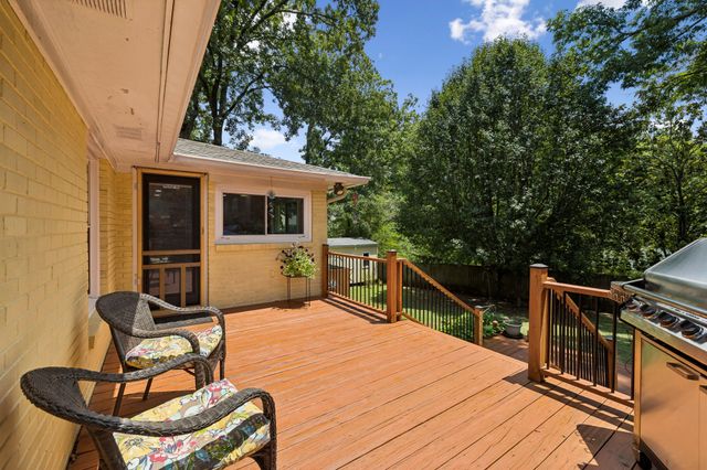 101 W Hills Terrace, Dickson, TN 37055