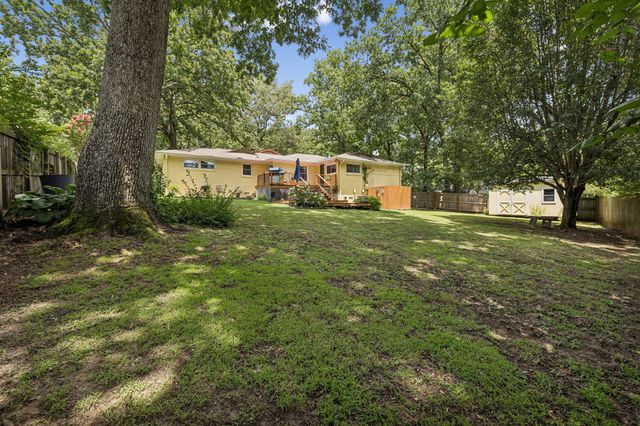 101 W Hills Terrace, Dickson, TN 37055