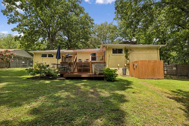 101 W Hills Terrace, Dickson, TN 37055
