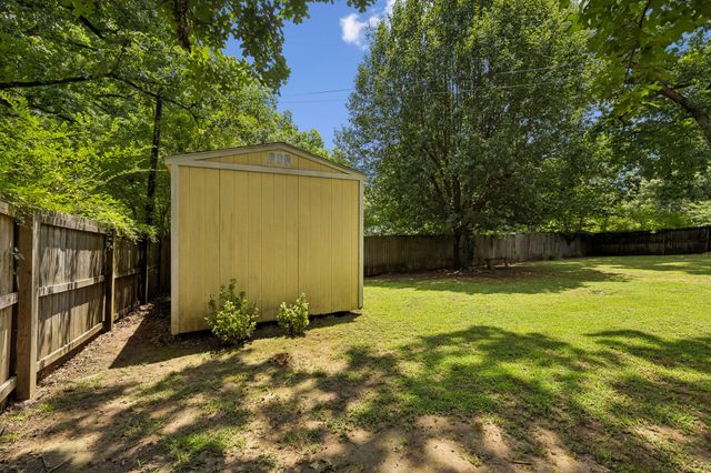 101 W Hills Terrace, Dickson, TN 37055