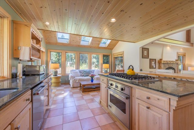 14246 Swiss Lane, Truckee, CA 96161