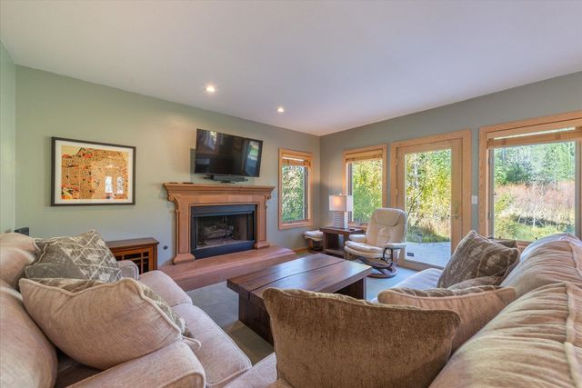 14246 Swiss Lane, Truckee, CA 96161