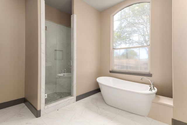 250 Bucek LN, Schulenburg, TX 78956