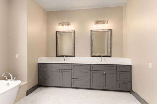 250 Bucek LN, Schulenburg, TX 78956