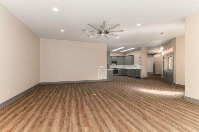 250 Bucek LN, Schulenburg, TX 78956