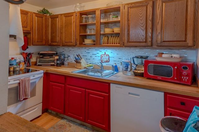 775 Grove Drive 207, Buffalo Grove, IL 60089