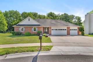 525 Stacey Court, Braidwood, IL 60408