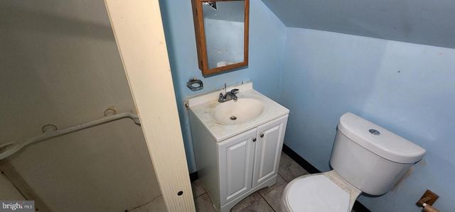 2918 FOREST GLEN RD, Baltimore, MD 21216