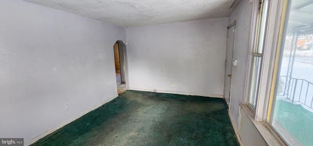 2918 FOREST GLEN RD, Baltimore, MD 21216