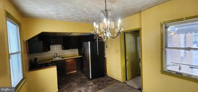 2918 FOREST GLEN RD, Baltimore, MD 21216