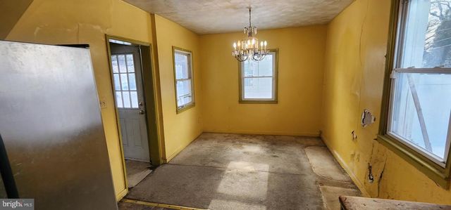 2918 FOREST GLEN RD, Baltimore, MD 21216