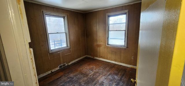 2918 FOREST GLEN RD, Baltimore, MD 21216