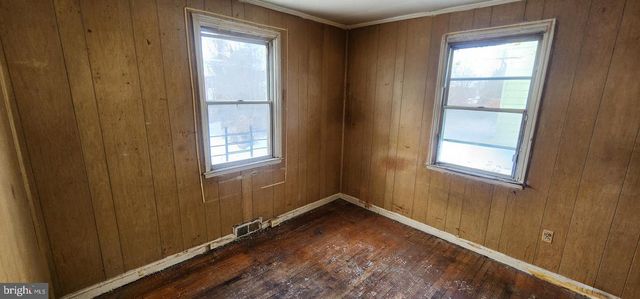 2918 FOREST GLEN RD, Baltimore, MD 21216