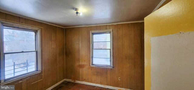 2918 FOREST GLEN RD, Baltimore, MD 21216