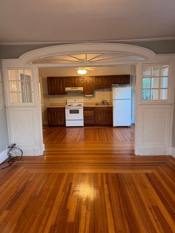50 Leach St 2, Salem, MA 01970