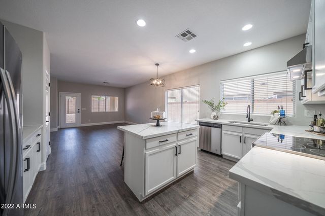 3649 S LOBACK Lane, Gilbert, AZ 85297