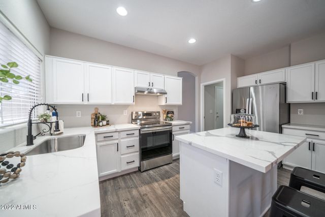 3649 S LOBACK Lane, Gilbert, AZ 85297