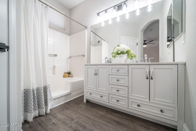 3649 S LOBACK Lane, Gilbert, AZ 85297