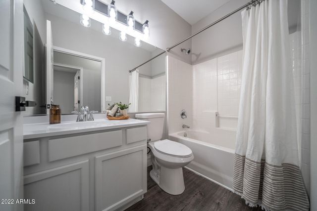 3649 S LOBACK Lane, Gilbert, AZ 85297